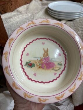 Royal Doulton Bunnykins “Sweet Hearts” Baby Bowl Mint Condition 🐰🐰